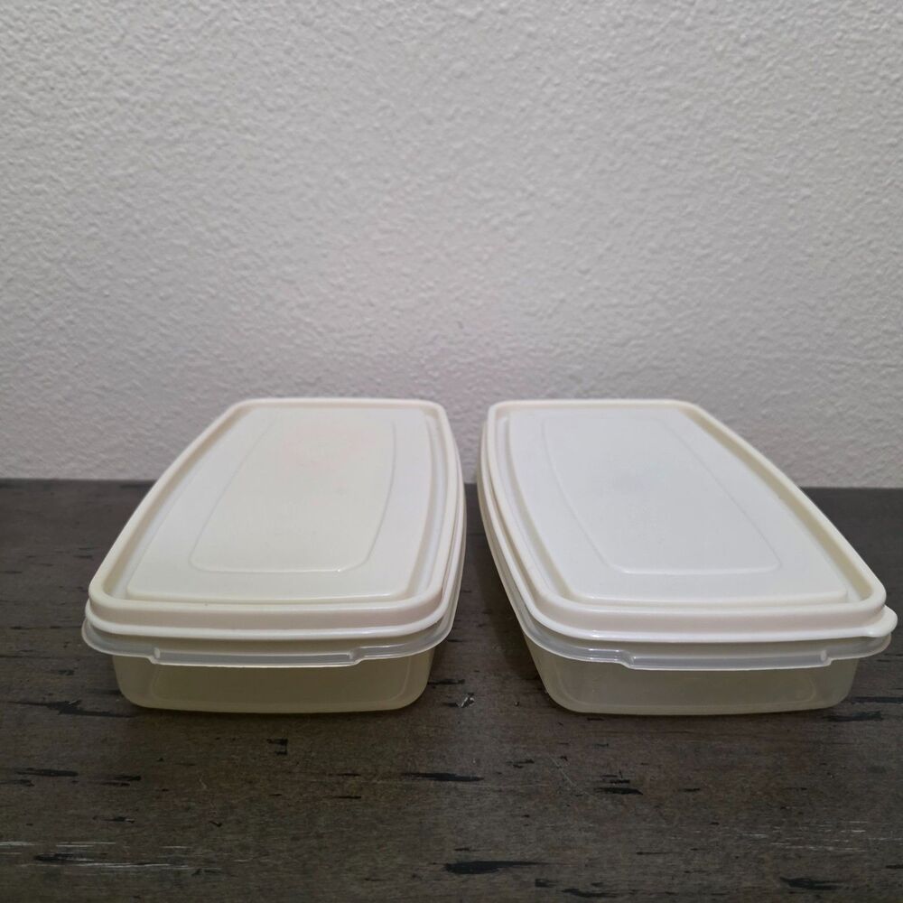 Vintage Rubbermaid Servin Saver #5 Almond 4 Cup Food Storage Containers Set of 2